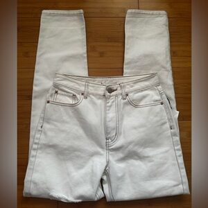 💎 BDG Urban Outfitters white mom jeans. Size: 26